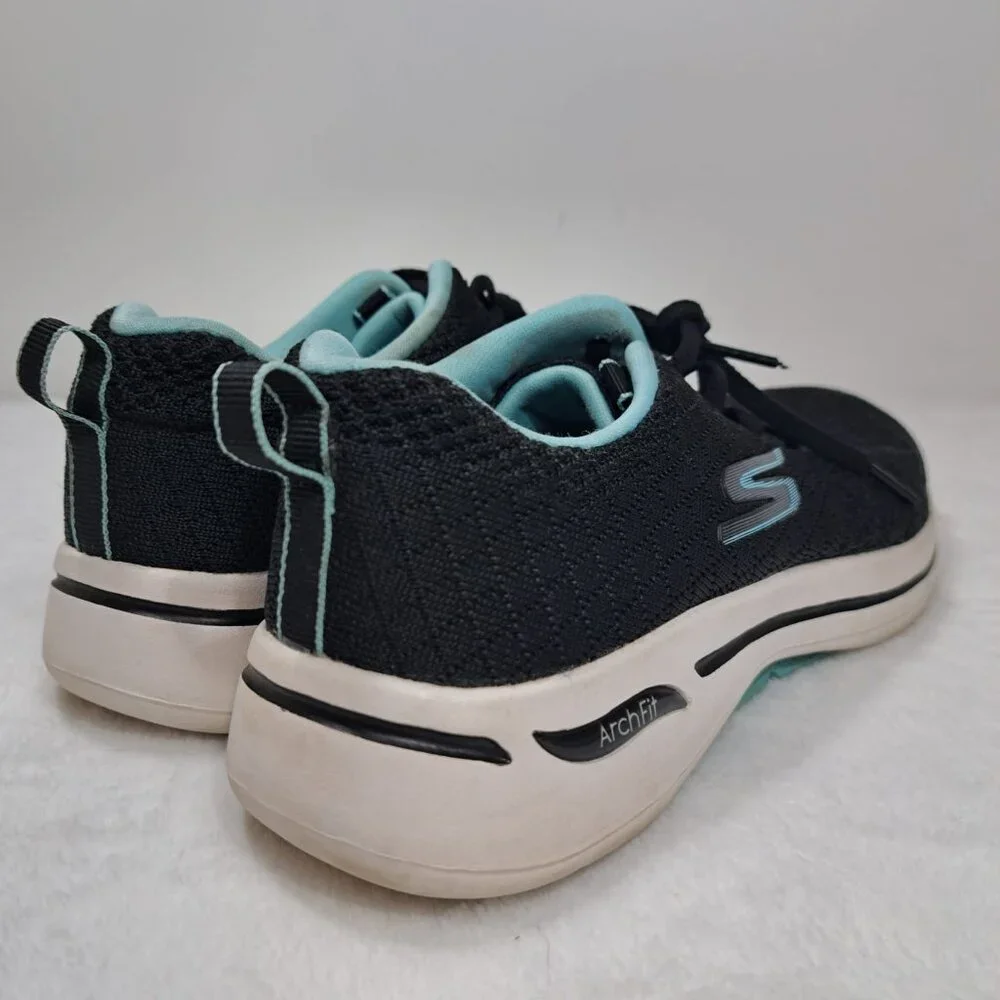 Skechers pre owned